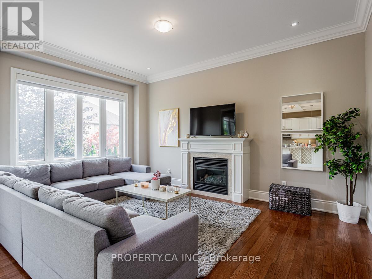 45 Marbrook Street, Richmond Hill (Mill Pond), Ontario  L4C 0Y9 - Photo 6 - N12859390