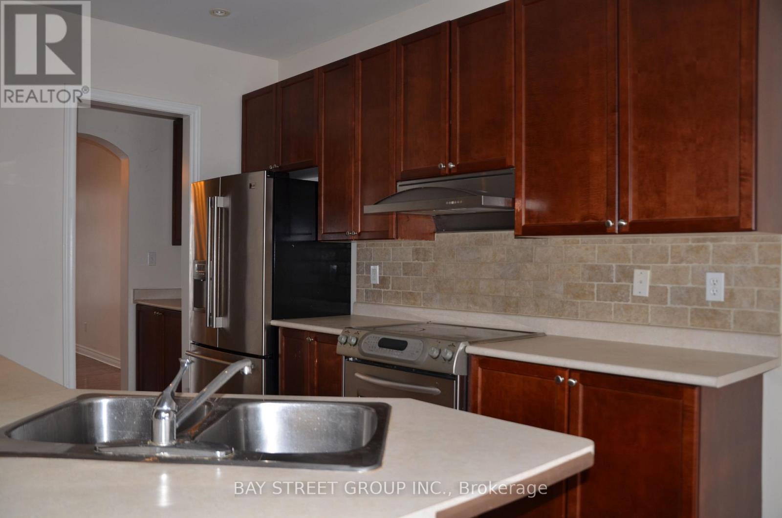 27 Wilcliff Court, Markham (Greensborough), Ontario  L6E 2E5 - Photo 11 - N12859396