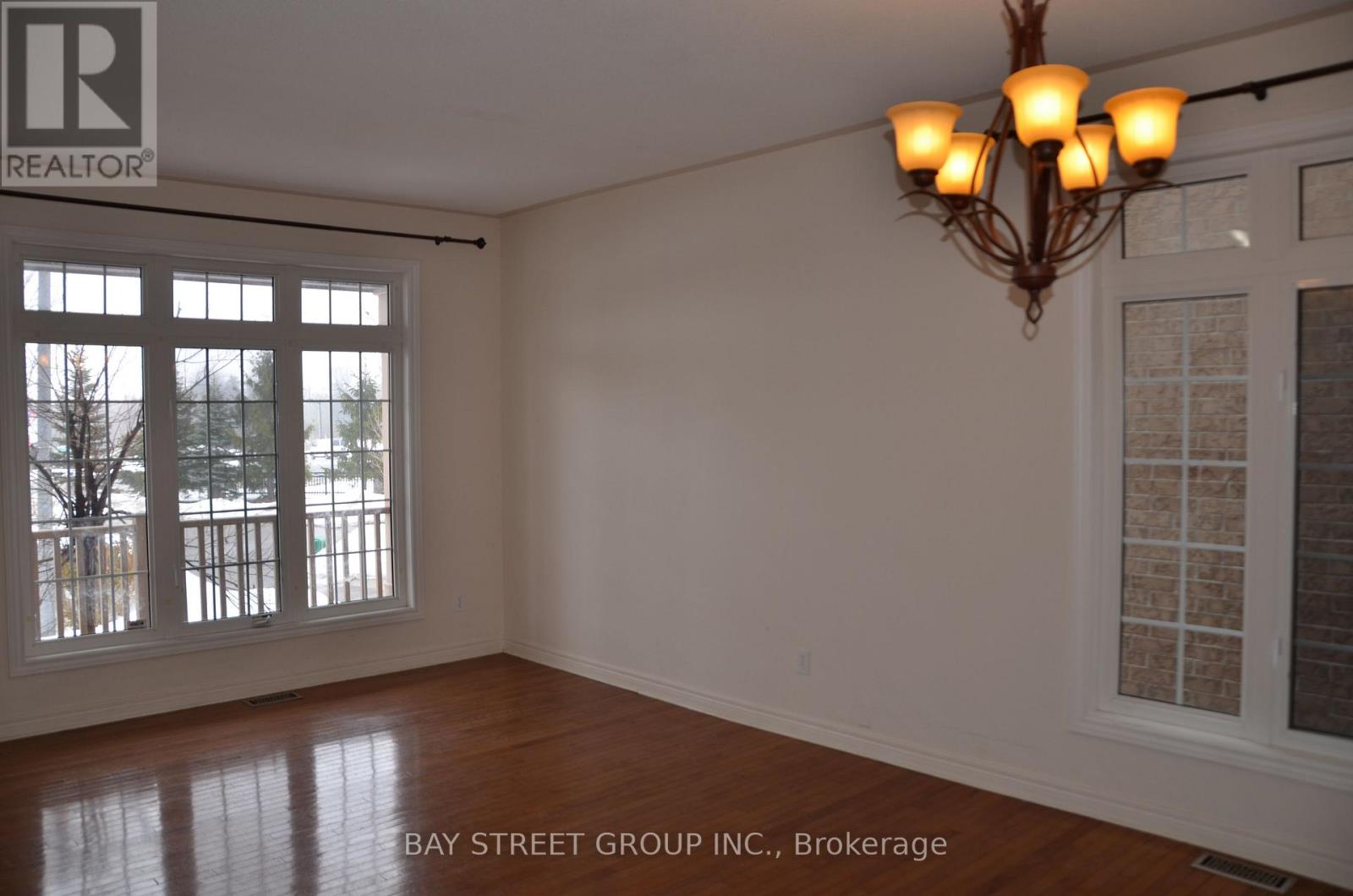 27 Wilcliff Court, Markham (Greensborough), Ontario  L6E 2E5 - Photo 4 - N12859396