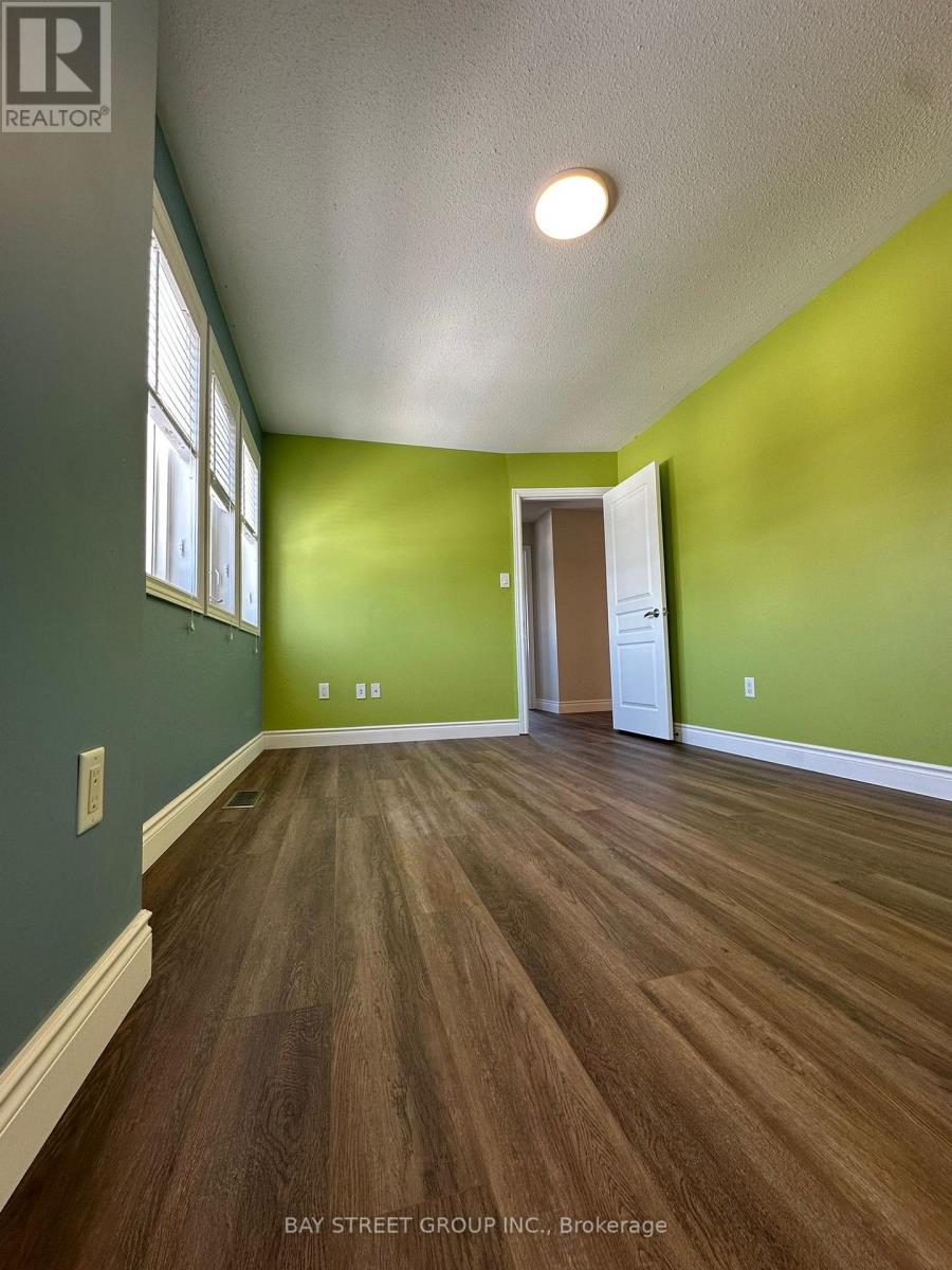 1 Thistle Avenue, Richmond Hill (Jefferson), Ontario  L4E 0B6 - Photo 19 - N12859420