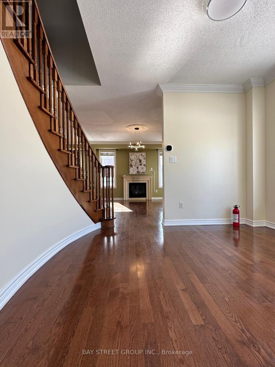 1 Thistle Avenue, Richmond Hill (Jefferson), Ontario  L4E 0B6 - Photo 35 - N12859420