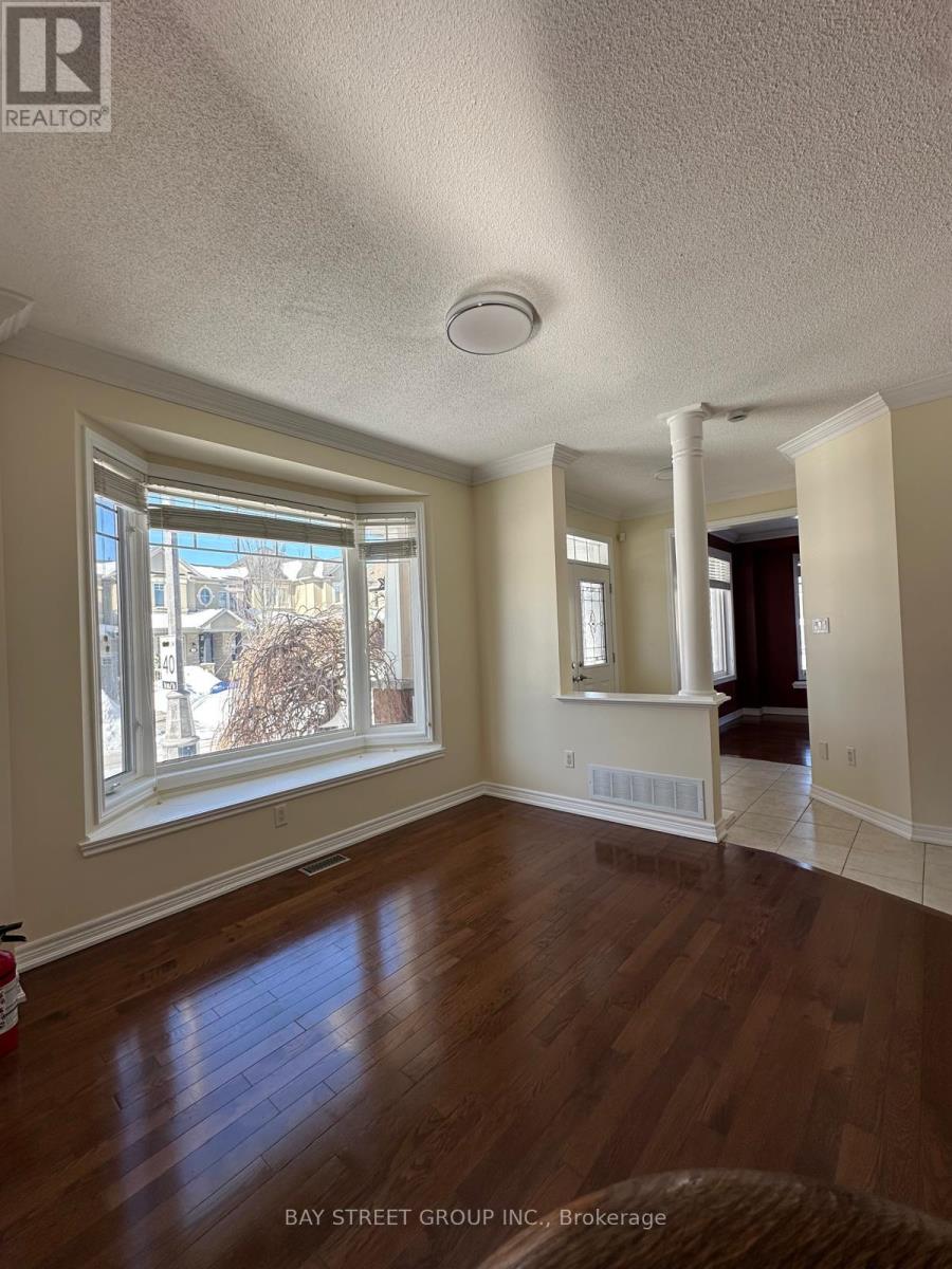 1 Thistle Avenue, Richmond Hill (Jefferson), Ontario  L4E 0B6 - Photo 6 - N12859420