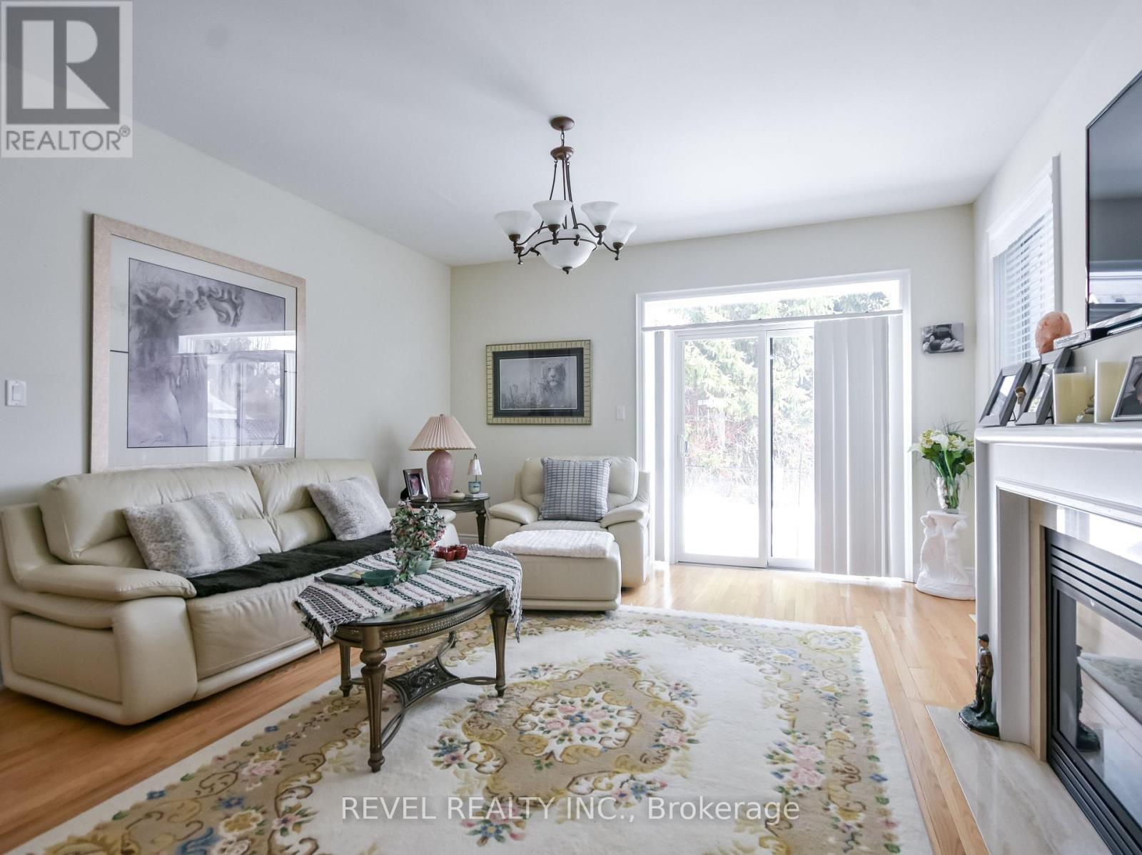 290 Stonebridge Boulevard, Wasaga Beach, Ontario  L9Z 0E7 - Photo 11 - S12859398