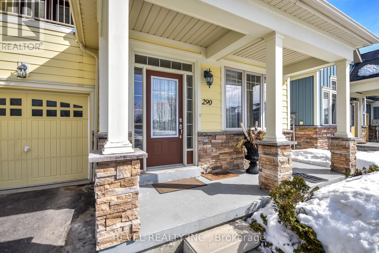 290 Stonebridge Boulevard, Wasaga Beach, Ontario  L9Z 0E7 - Photo 2 - S12859398