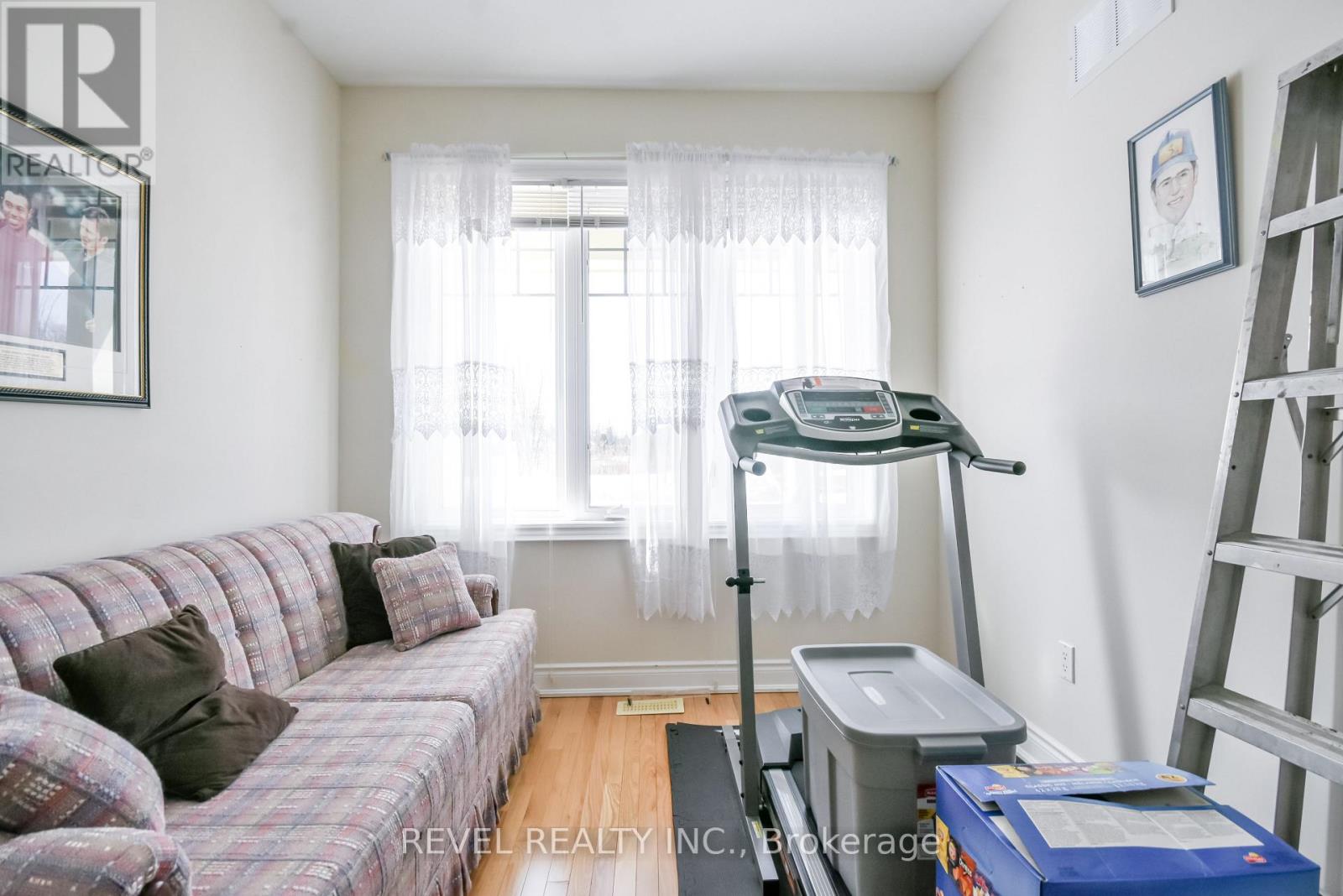 290 Stonebridge Boulevard, Wasaga Beach, Ontario  L9Z 0E7 - Photo 4 - S12859398