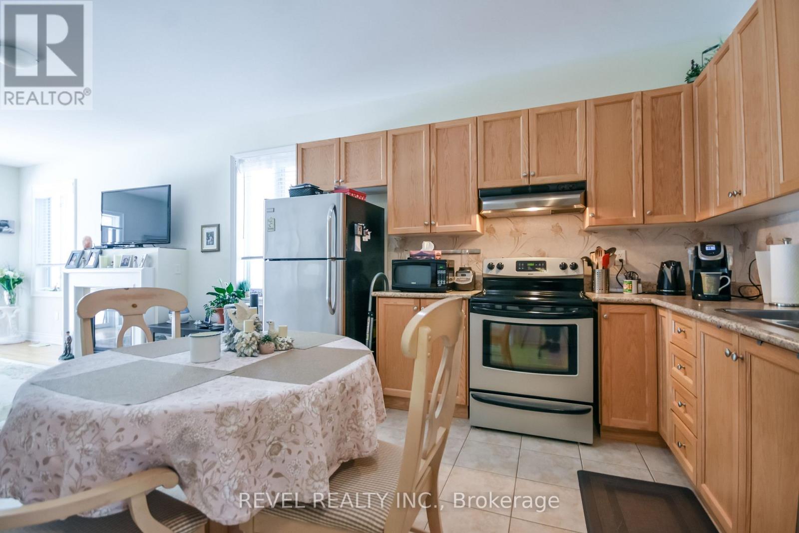 290 Stonebridge Boulevard, Wasaga Beach, Ontario  L9Z 0E7 - Photo 9 - S12859398