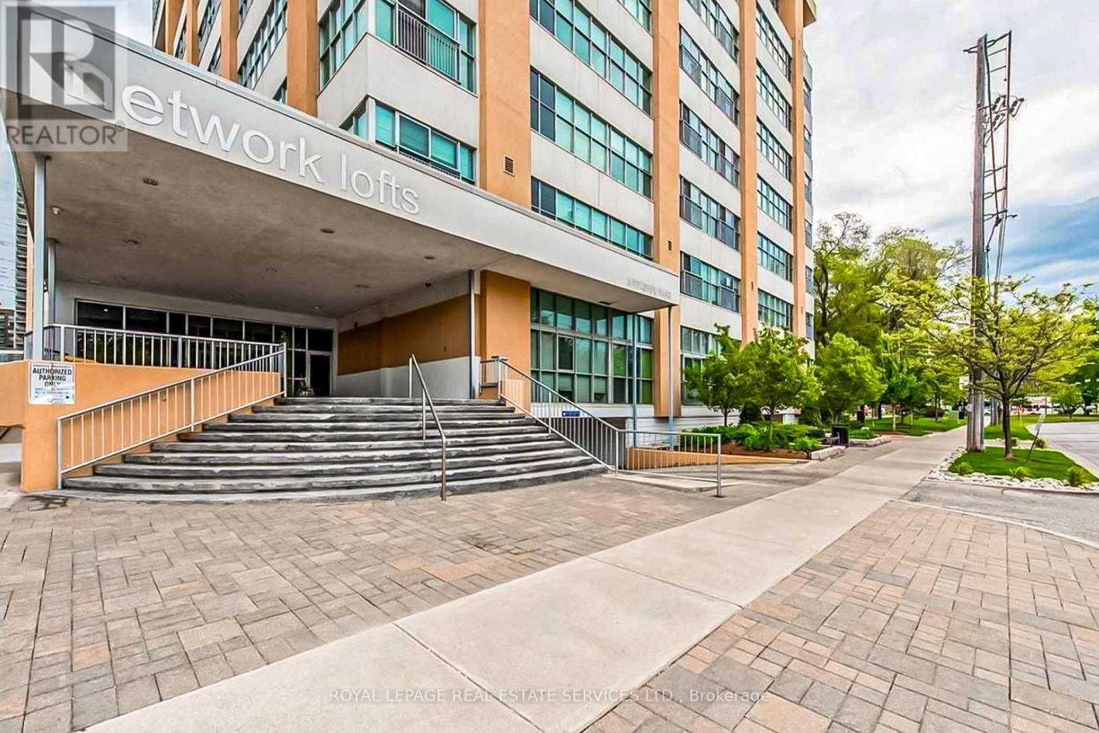 206 - 2 Fieldway Road, Toronto, Ontario  M8Z 0B9 - Photo 3 - W12858488