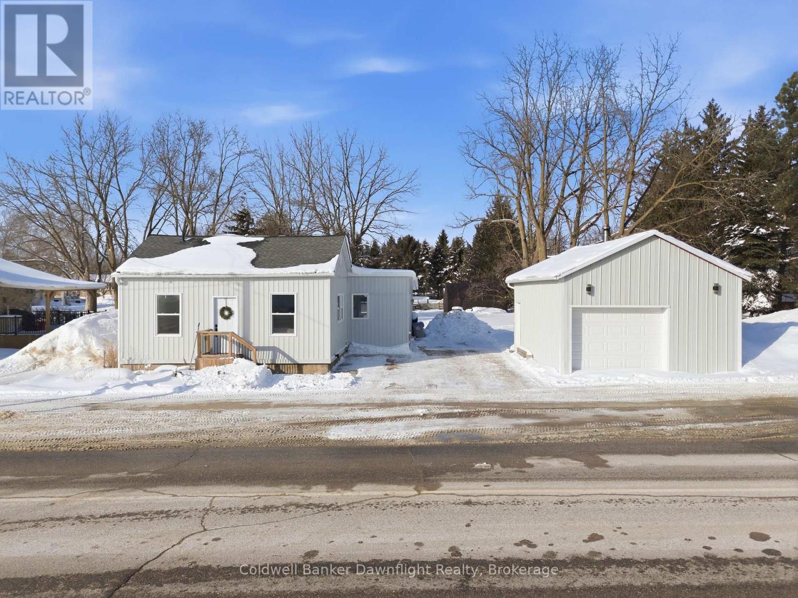 24 Mill Road W, Bluewater, Ontario  N0M 1J0 - Photo 2 - X12832686