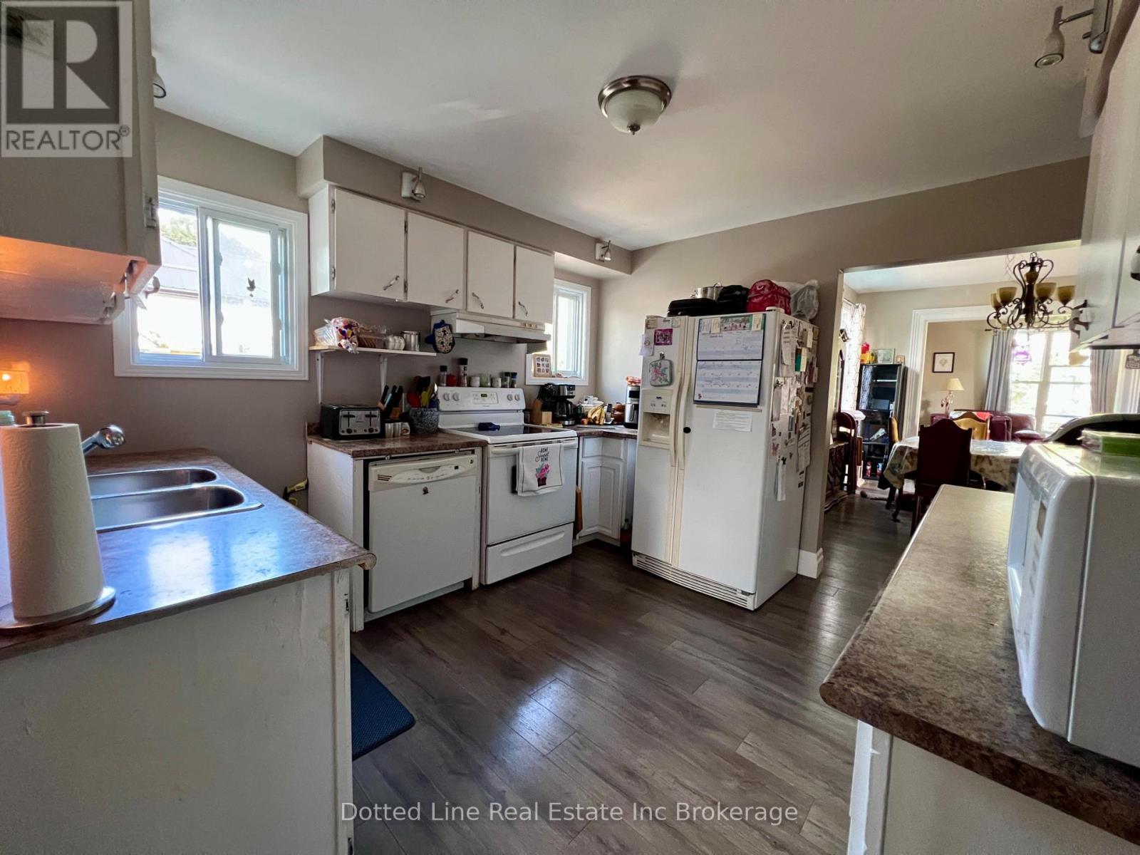 38 Harvey Street, Aylmer, Ontario  N5H 1T1 - Photo 6 - X12362939