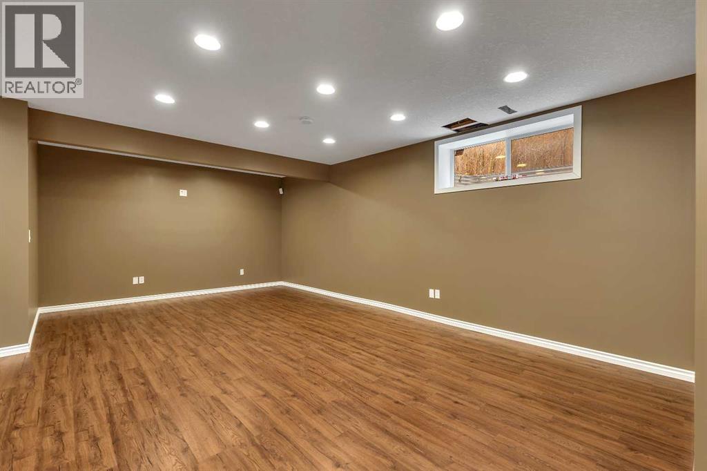 119 Valley Stream Circle Nw, Calgary, Alberta  T3B 5W2 - Photo 38 - A2277760