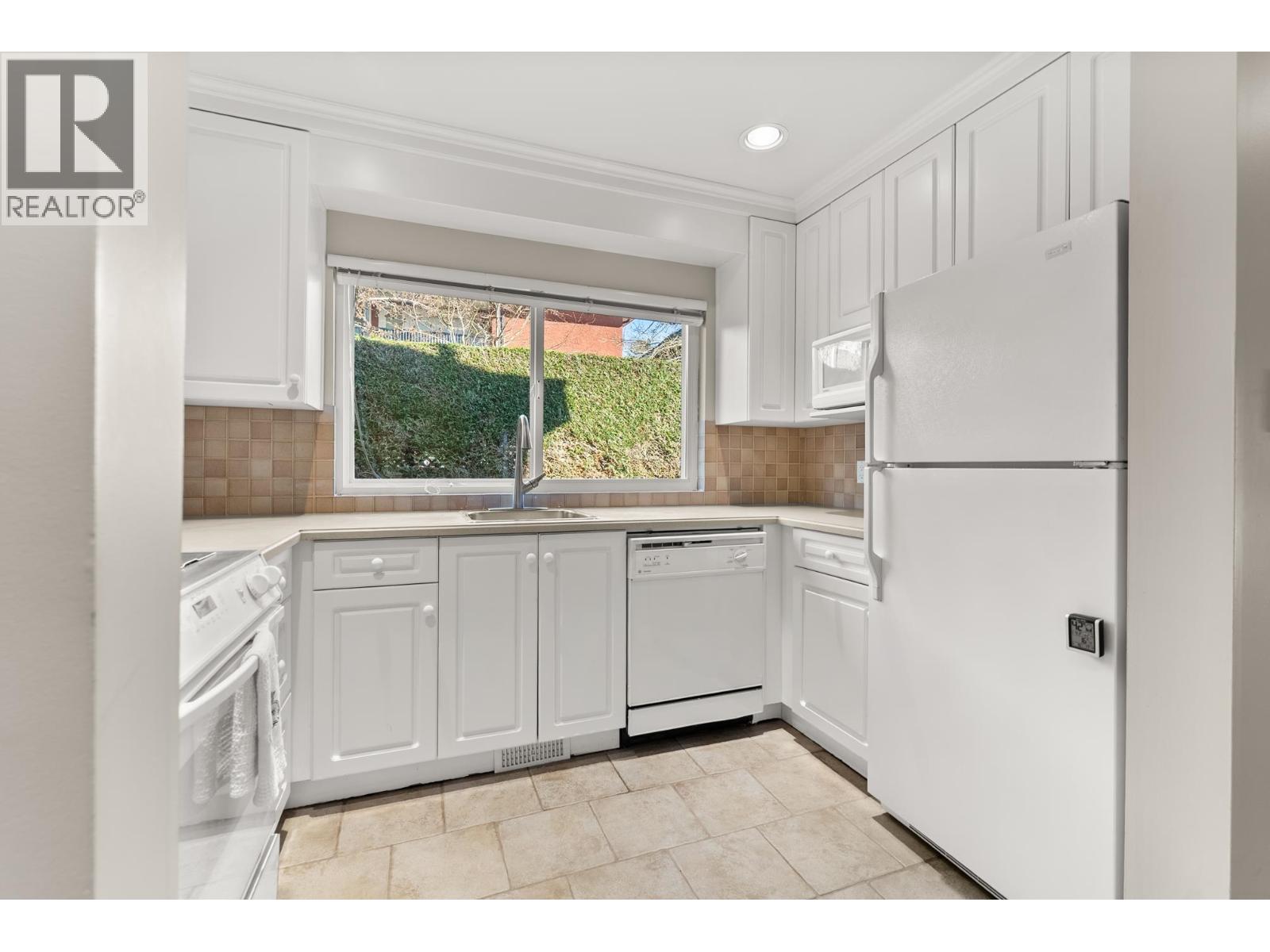 Listing Picture 20 of 39 : 141 3031 WILLIAMS ROAD, Richmond / 烈治文 - 魯藝地產 Yvonne Lu Group - MLS Medallion Club Member