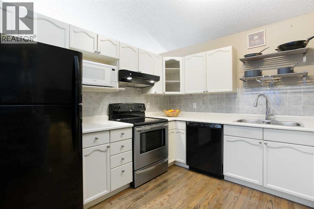 28 Cedardale Road Sw, Calgary, Alberta T2W 5G5 - Photo 8 - A2285629