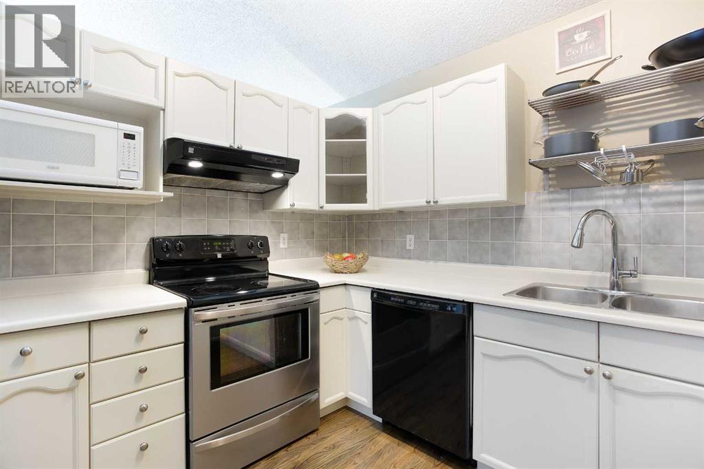 28 Cedardale Road Sw, Calgary, Alberta T2W 5G5 - Photo 9 - A2285629