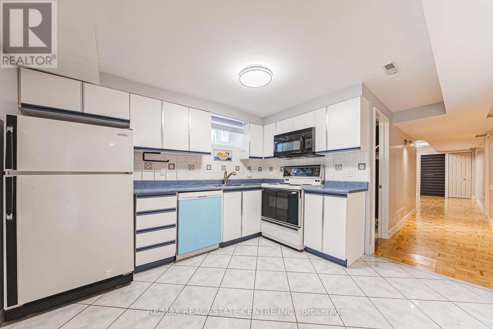 4322 Waterford Crescent, Mississauga (Hurontario), Ontario  L5R 2B3 - Photo 39 - W12858522