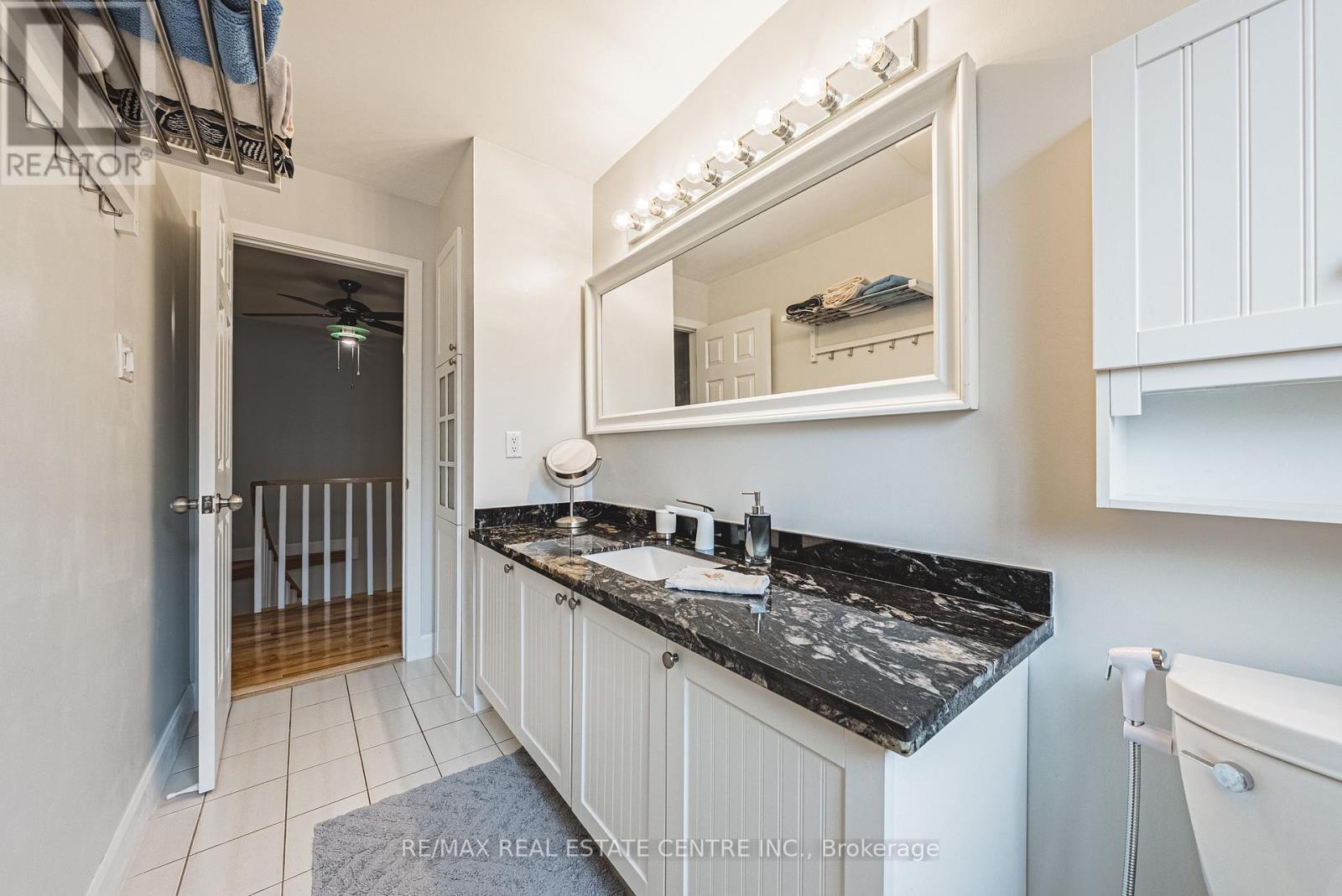 4322 Waterford Crescent, Mississauga (Hurontario), Ontario  L5R 2B3 - Photo 27 - W12858522