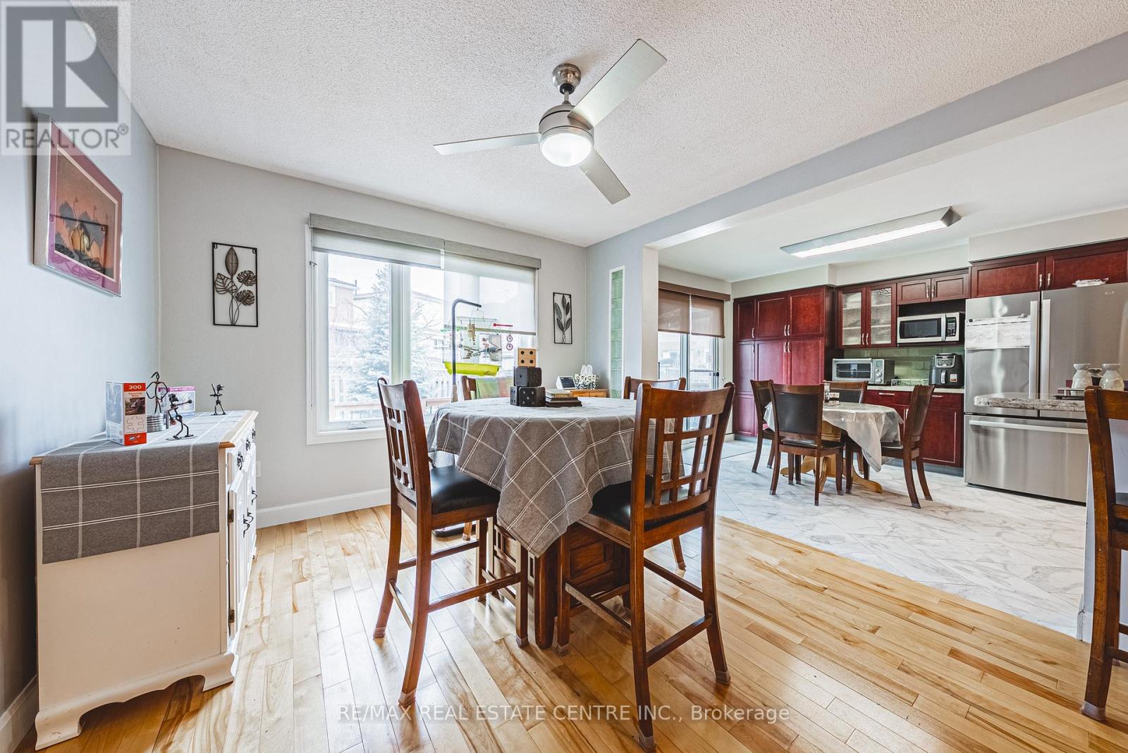 4322 Waterford Crescent, Mississauga (Hurontario), Ontario  L5R 2B3 - Photo 15 - W12858522