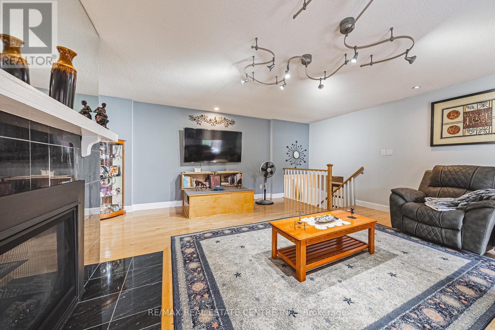 4322 Waterford Crescent, Mississauga (Hurontario), Ontario  L5R 2B3 - Photo 18 - W12858522