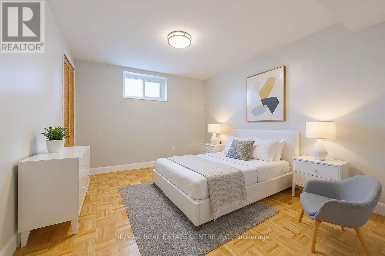 4322 Waterford Crescent, Mississauga (Hurontario), Ontario  L5R 2B3 - Photo 36 - W12858522