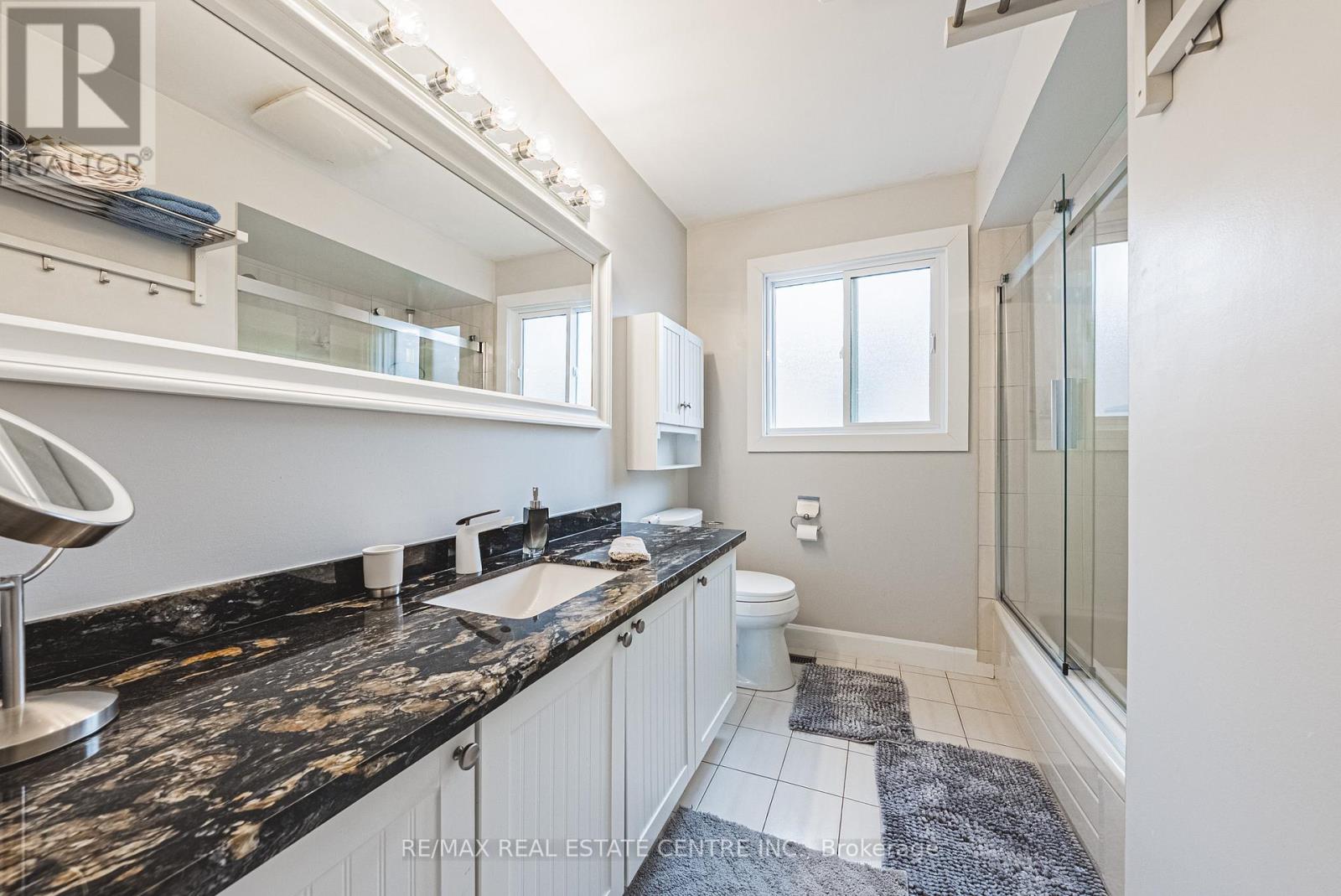 4322 Waterford Crescent, Mississauga (Hurontario), Ontario  L5R 2B3 - Photo 28 - W12858522