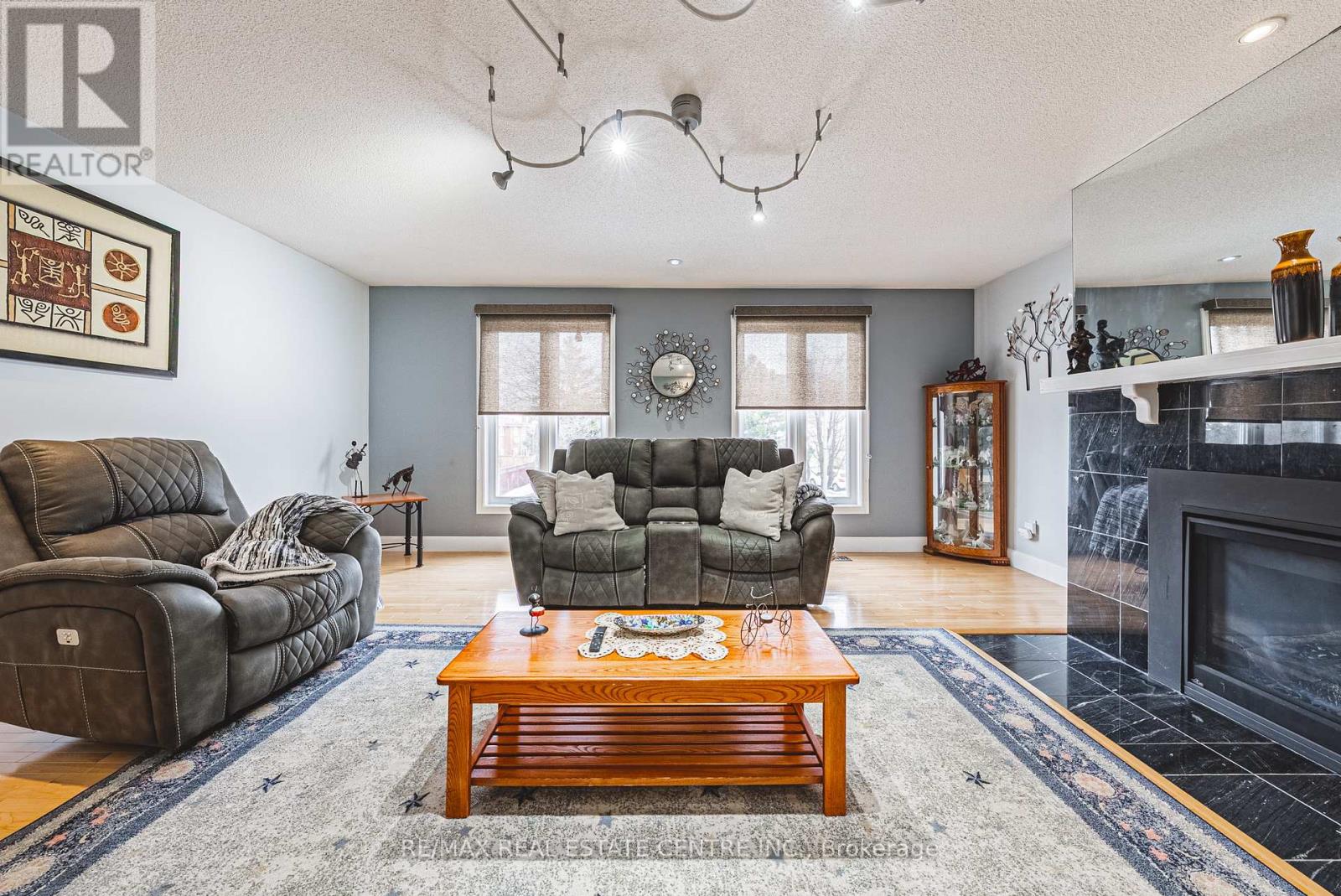 4322 Waterford Crescent, Mississauga (Hurontario), Ontario  L5R 2B3 - Photo 19 - W12858522