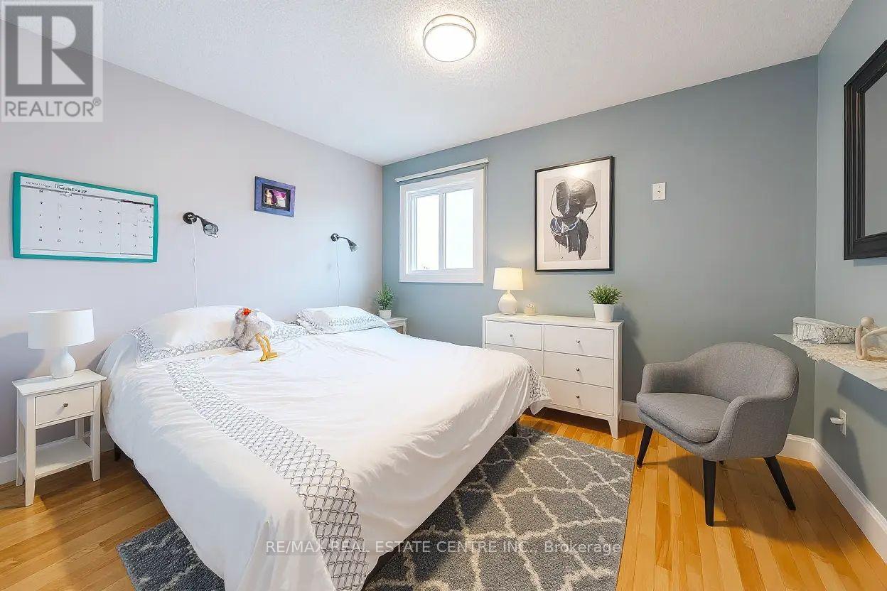 4322 Waterford Crescent, Mississauga (Hurontario), Ontario  L5R 2B3 - Photo 29 - W12858522