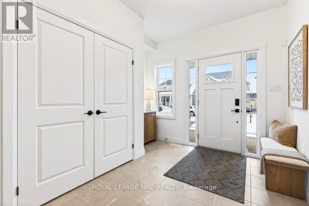 63 Beachwalk Crescent, Fort Erie, Ontario  L0S 1B0 - Photo 3 - X12400990