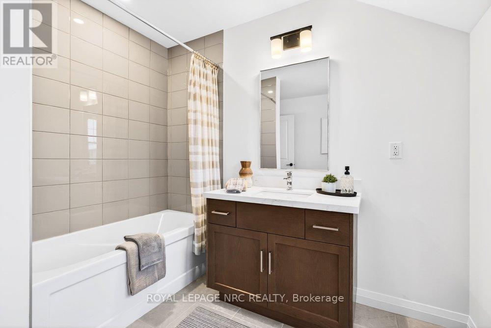 63 Beachwalk Crescent, Fort Erie, Ontario  L0S 1B0 - Photo 35 - X12400990