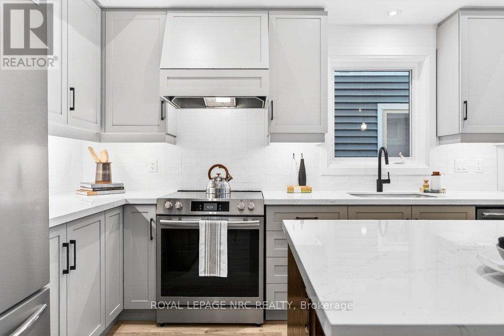 63 Beachwalk Crescent, Fort Erie, Ontario  L0S 1B0 - Photo 8 - X12400990