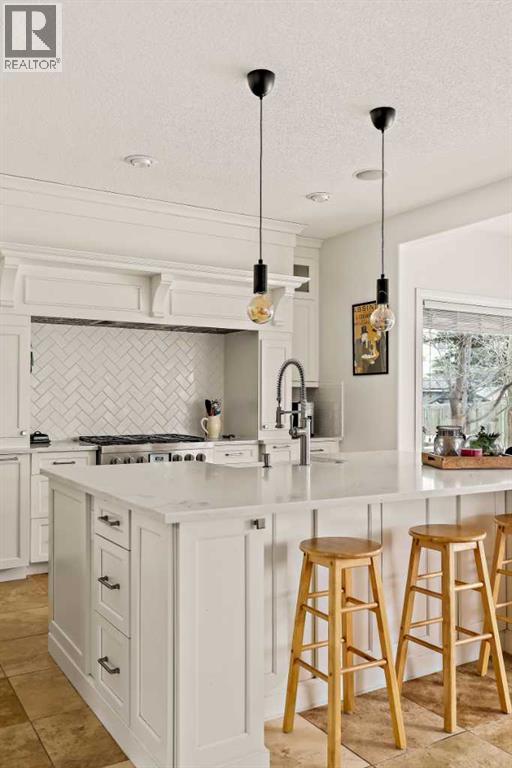 1560 Strathcona Drive Sw, Calgary, Alberta  T3H 4R8 - Photo 11 - A2290403