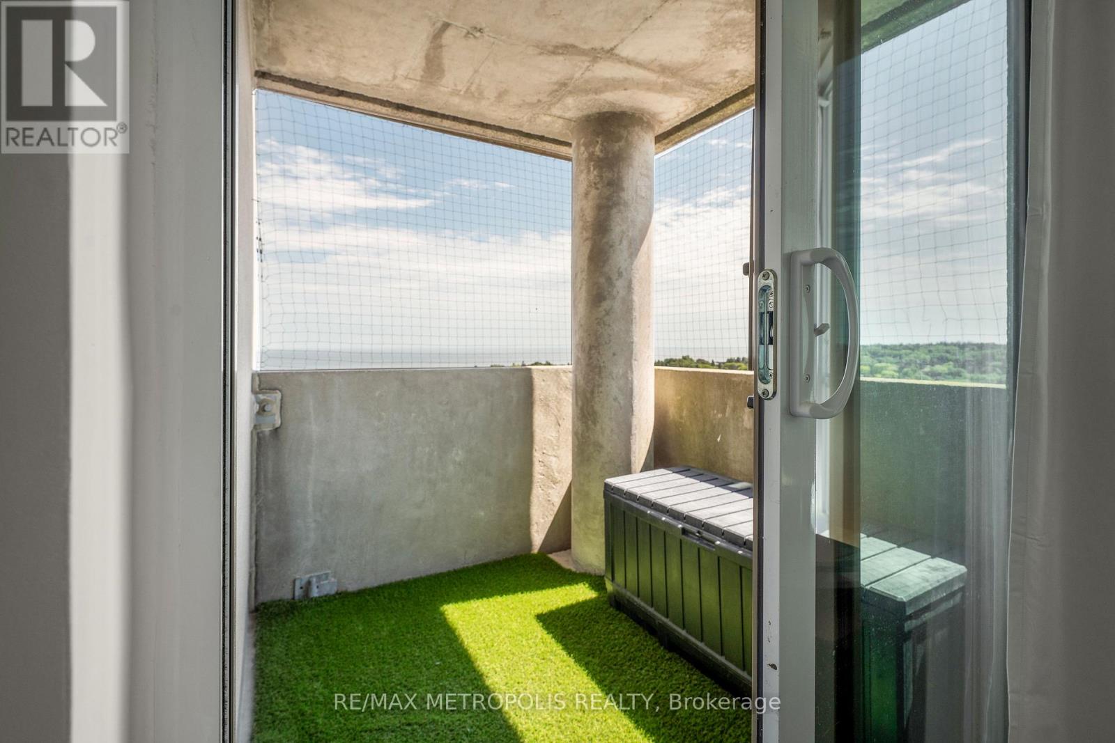 1707 - 3233 Eglinton Avenue E, Toronto (Scarborough Village), Ontario  M1J 3N6 - Photo 16 - E12859472