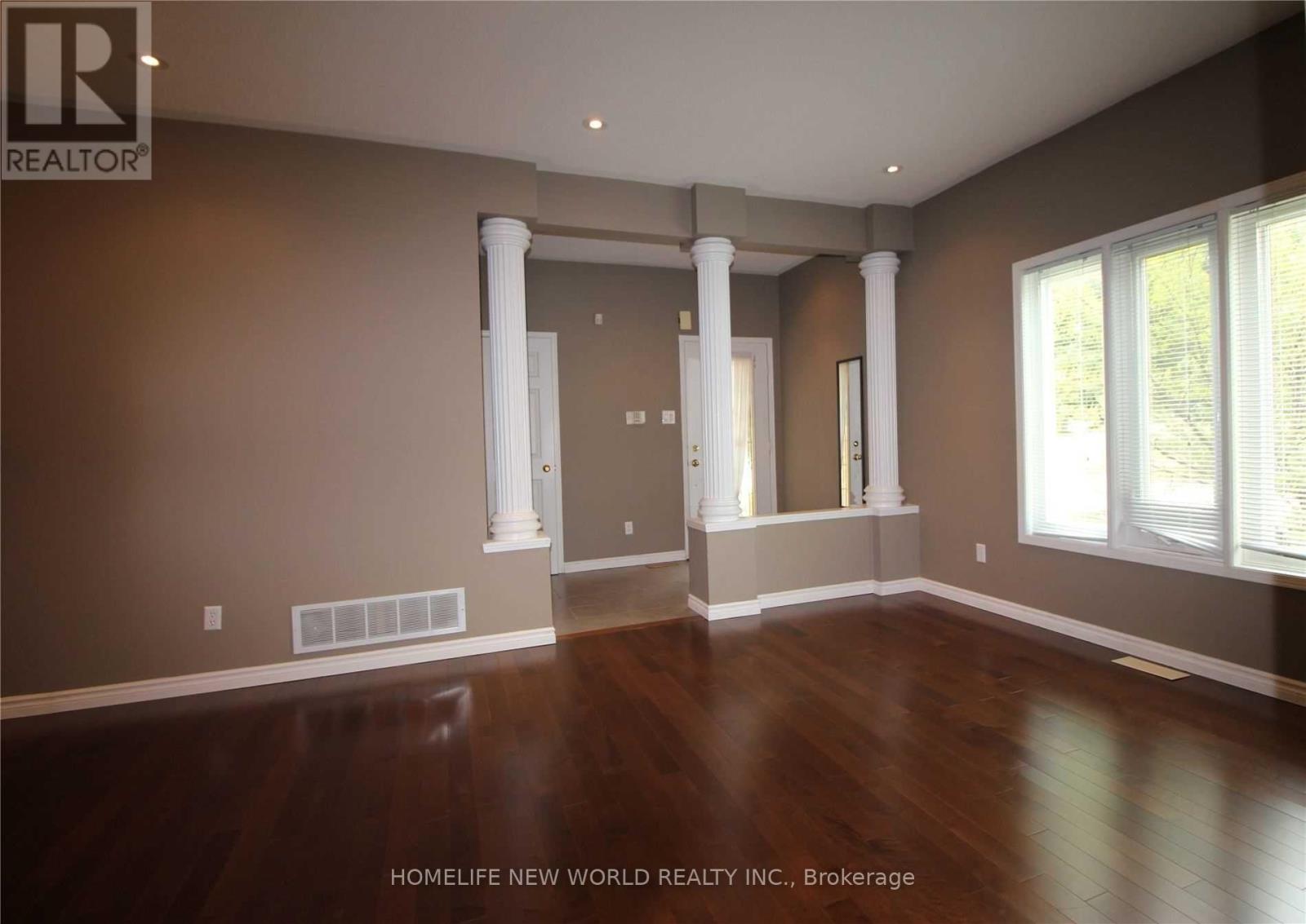 70 Futura Avenue, Richmond Hill (Rouge Woods), Ontario  L4S 1S8 - Photo 3 - N12859470