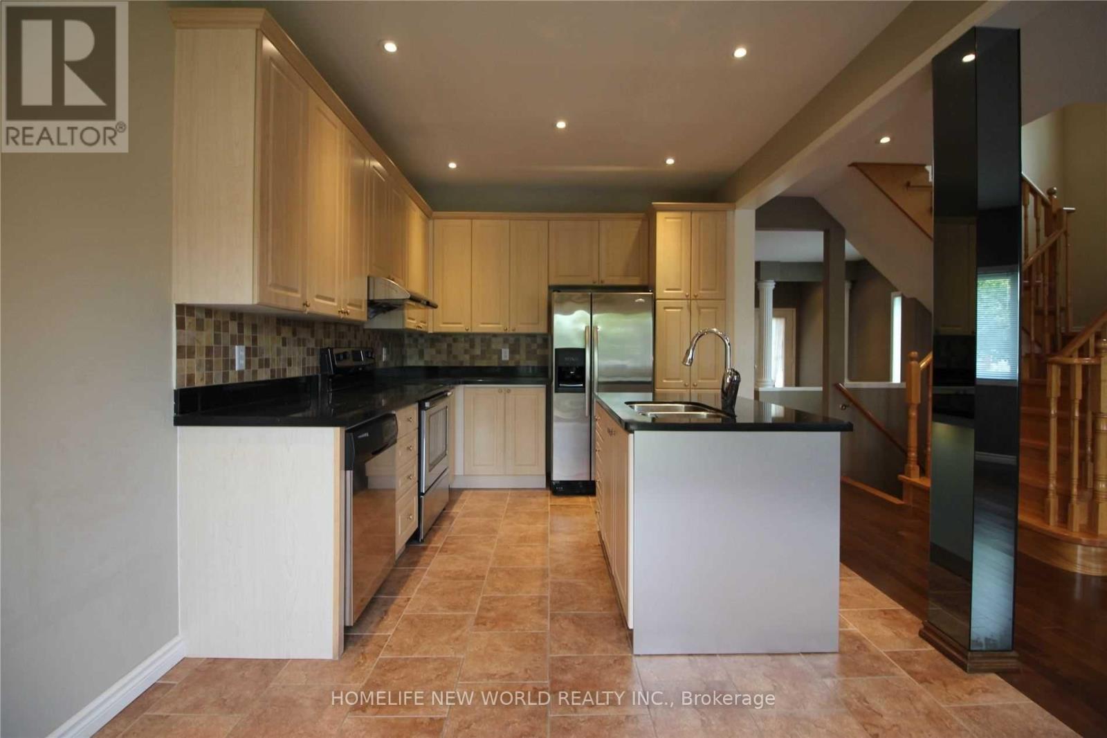 70 Futura Avenue, Richmond Hill (Rouge Woods), Ontario  L4S 1S8 - Photo 7 - N12859470