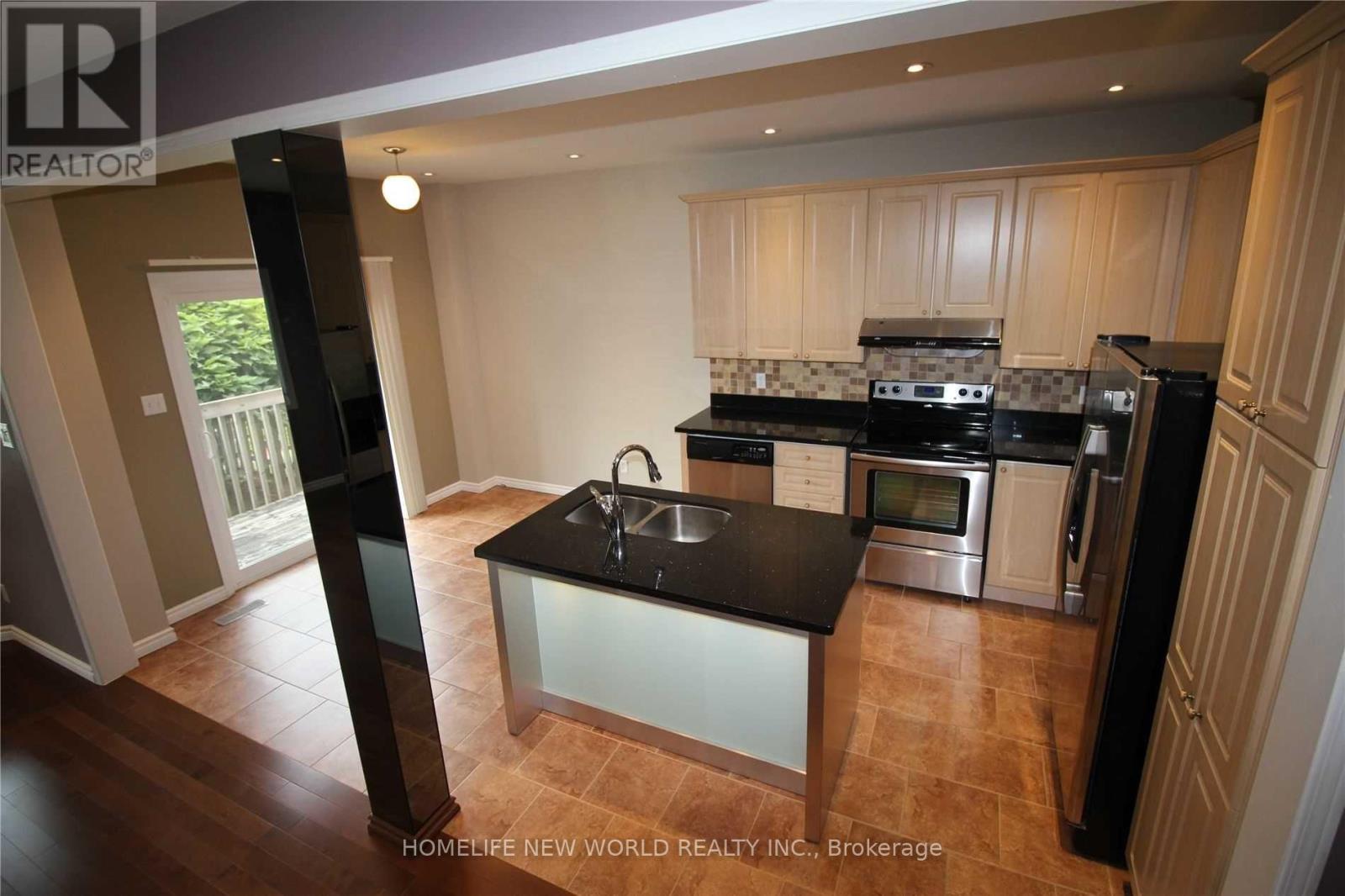 70 Futura Avenue, Richmond Hill (Rouge Woods), Ontario  L4S 1S8 - Photo 8 - N12859470