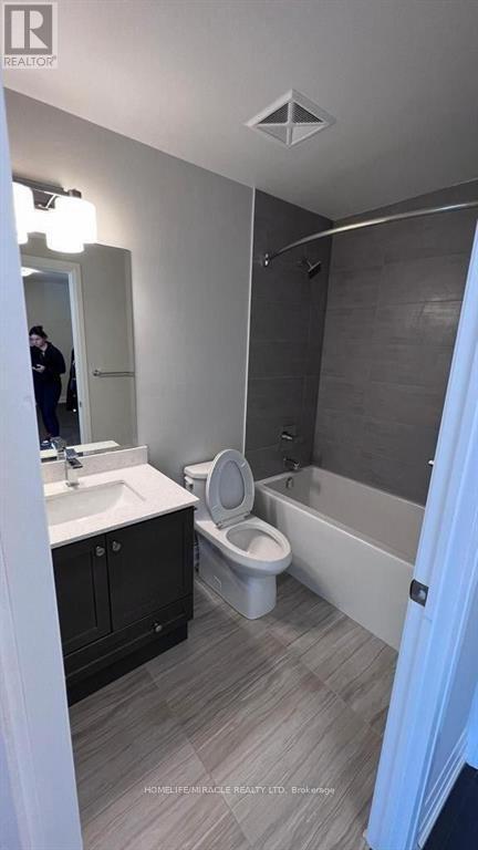 201 - 15 Lynch Street, Brampton (Queen Street Corridor), Ontario  L6W 2Z8 - Photo 18 - W12859460