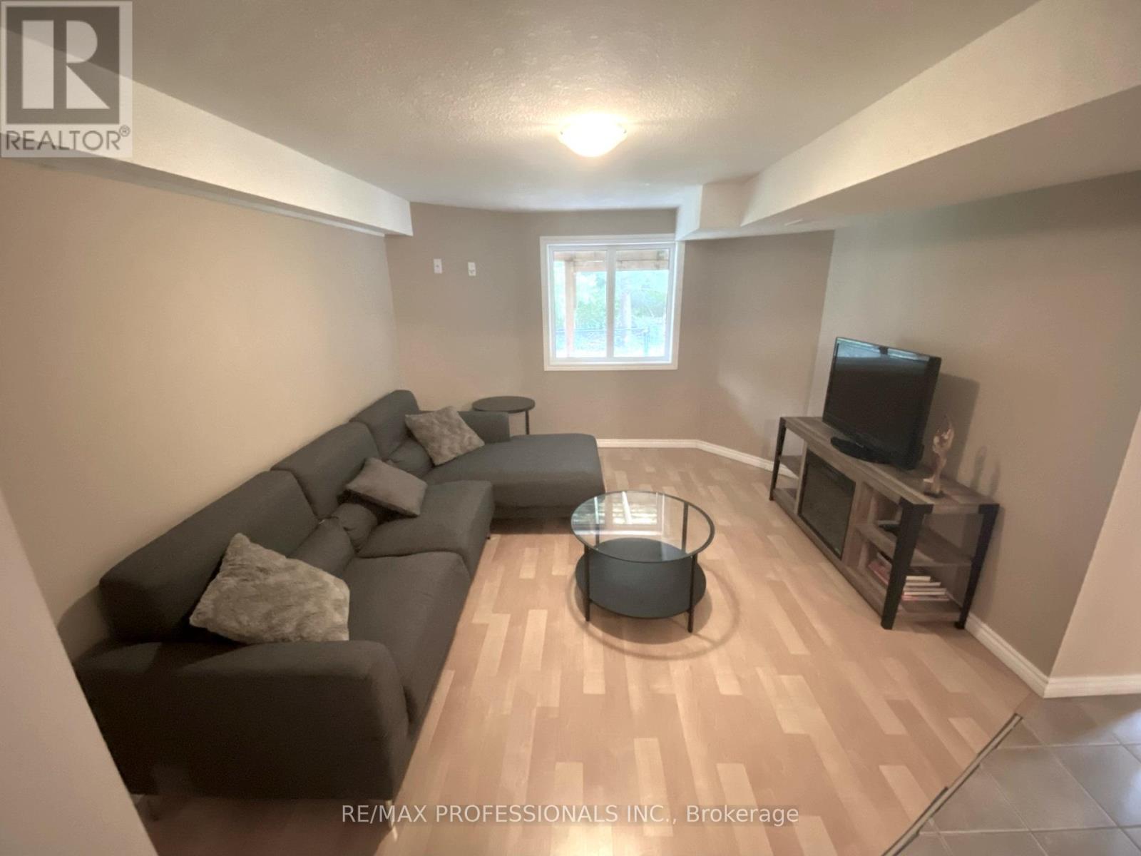 7153 Waldorf Way, Mississauga, Ontario  L5N 7R3 - Photo 21 - W12859462