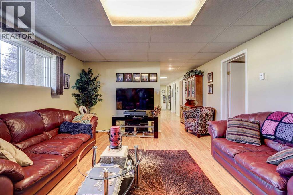 762 Lebel Street, Pincher Creek, Alberta T0K 1W0 - Photo 14 - A2277520