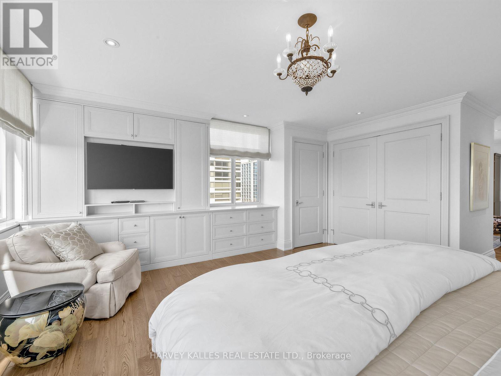 1201 - 500 Avenue Road, Toronto (Casa Loma), Ontario  M4V 2J6 - Photo 20 - C12856422