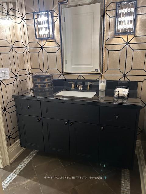 1201 - 500 Avenue Road, Toronto (Casa Loma), Ontario  M4V 2J6 - Photo 4 - C12856422