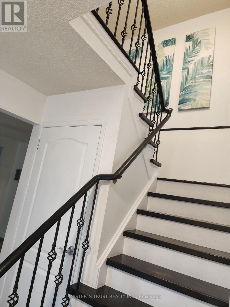 20 O'halloran Crescent, Toronto, Ontario M1V 2C3 - Photo 10 - E12859514