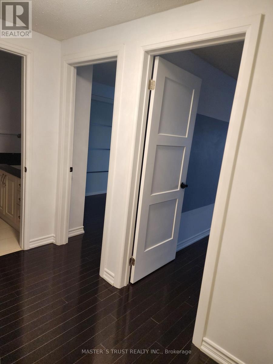 20 O'halloran Crescent, Toronto, Ontario M1V 2C3 - Photo 13 - E12859514