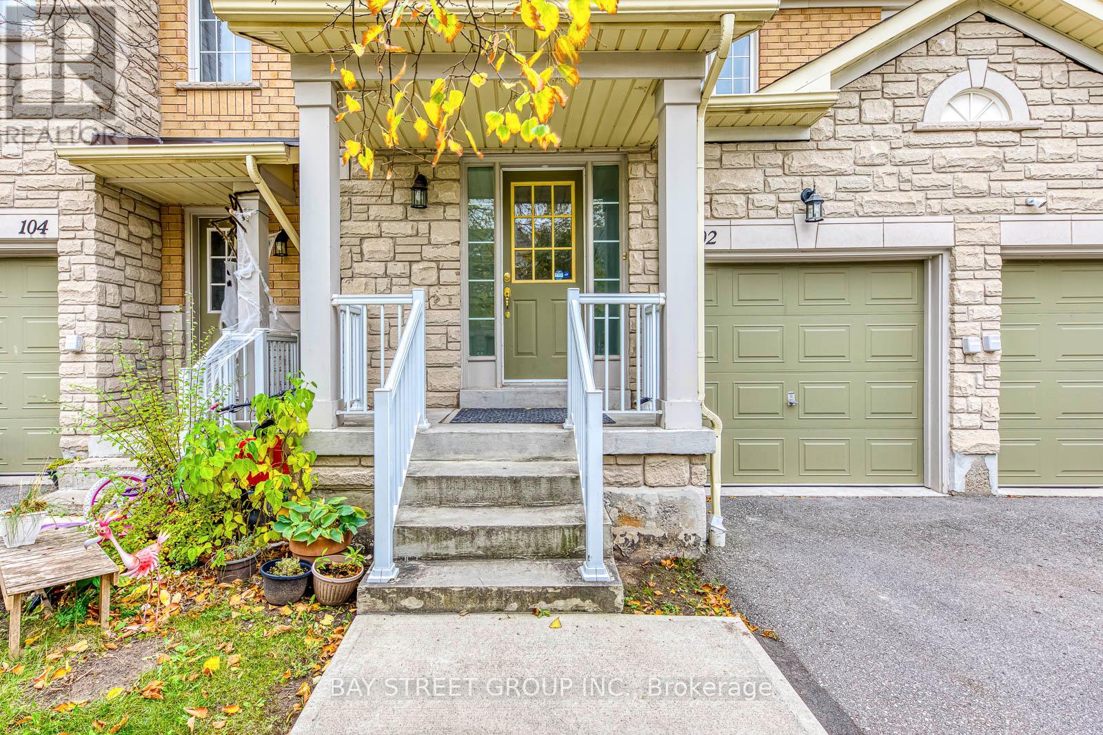 102 - 5260 Mcfarren Boulevard, Mississauga, Ontario  L5M 7J3 - Photo 1 - W12859502