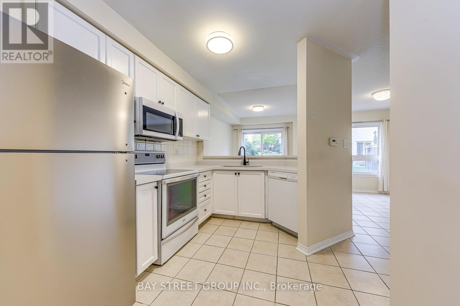 102 - 5260 Mcfarren Boulevard, Mississauga, Ontario  L5M 7J3 - Photo 6 - W12859502