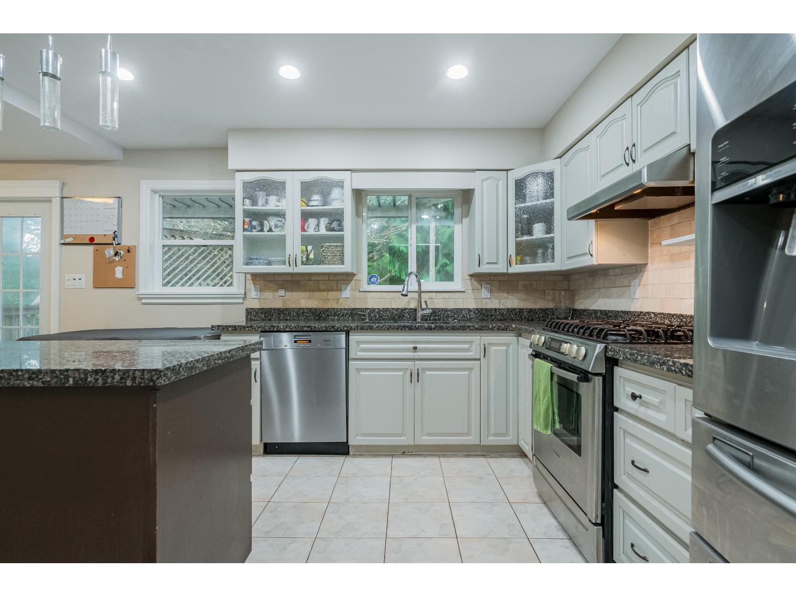 1901 Iris Place, Surrey, British Columbia  V4A 5E4 - Photo 13 - R3069328