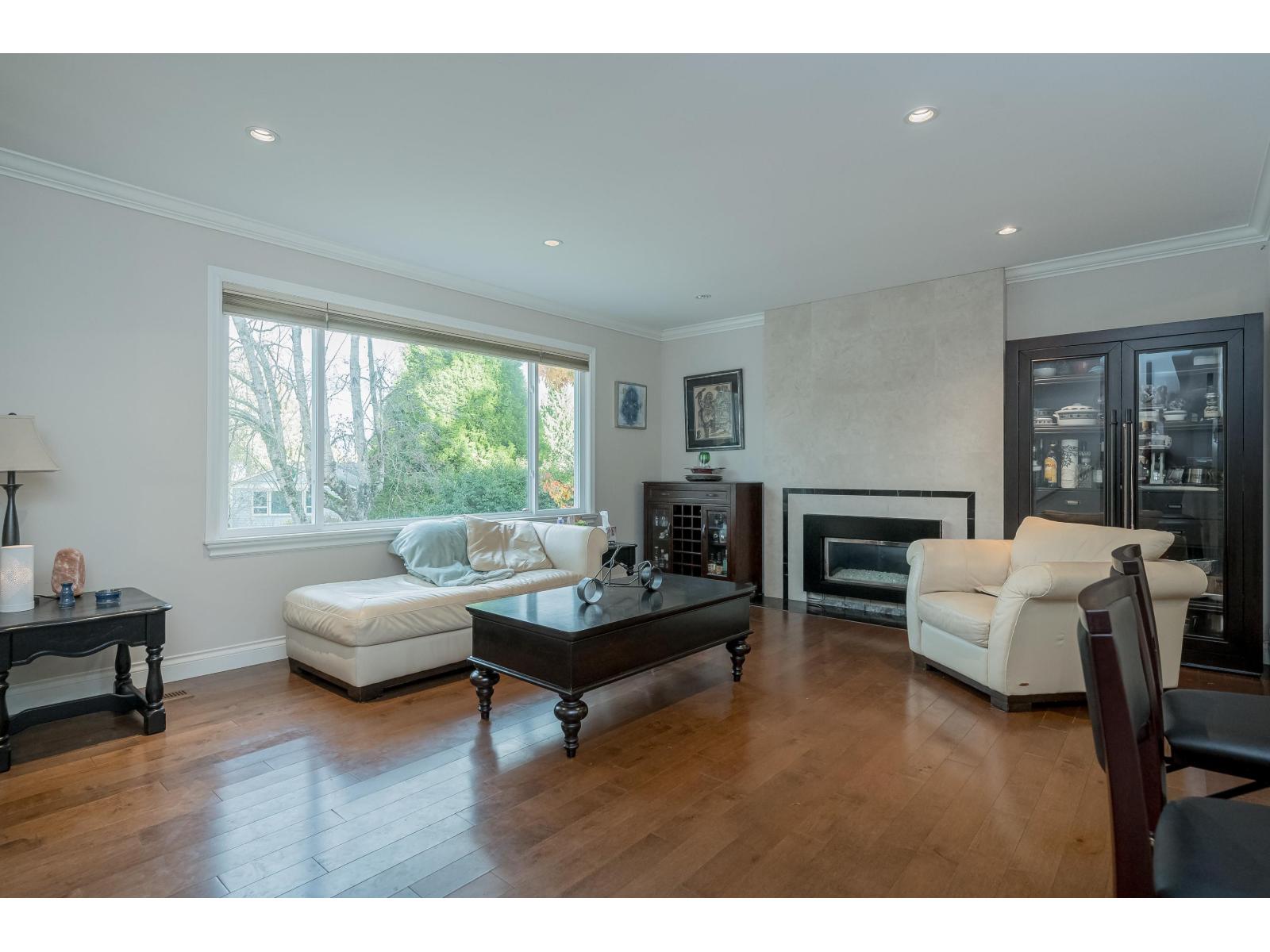 1901 Iris Place, Surrey, British Columbia  V4A 5E4 - Photo 5 - R3069328