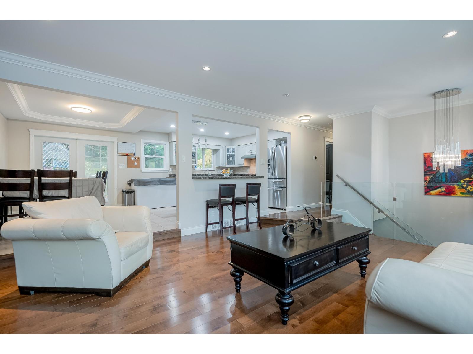 1901 Iris Place, Surrey, British Columbia  V4A 5E4 - Photo 1 - R3069328