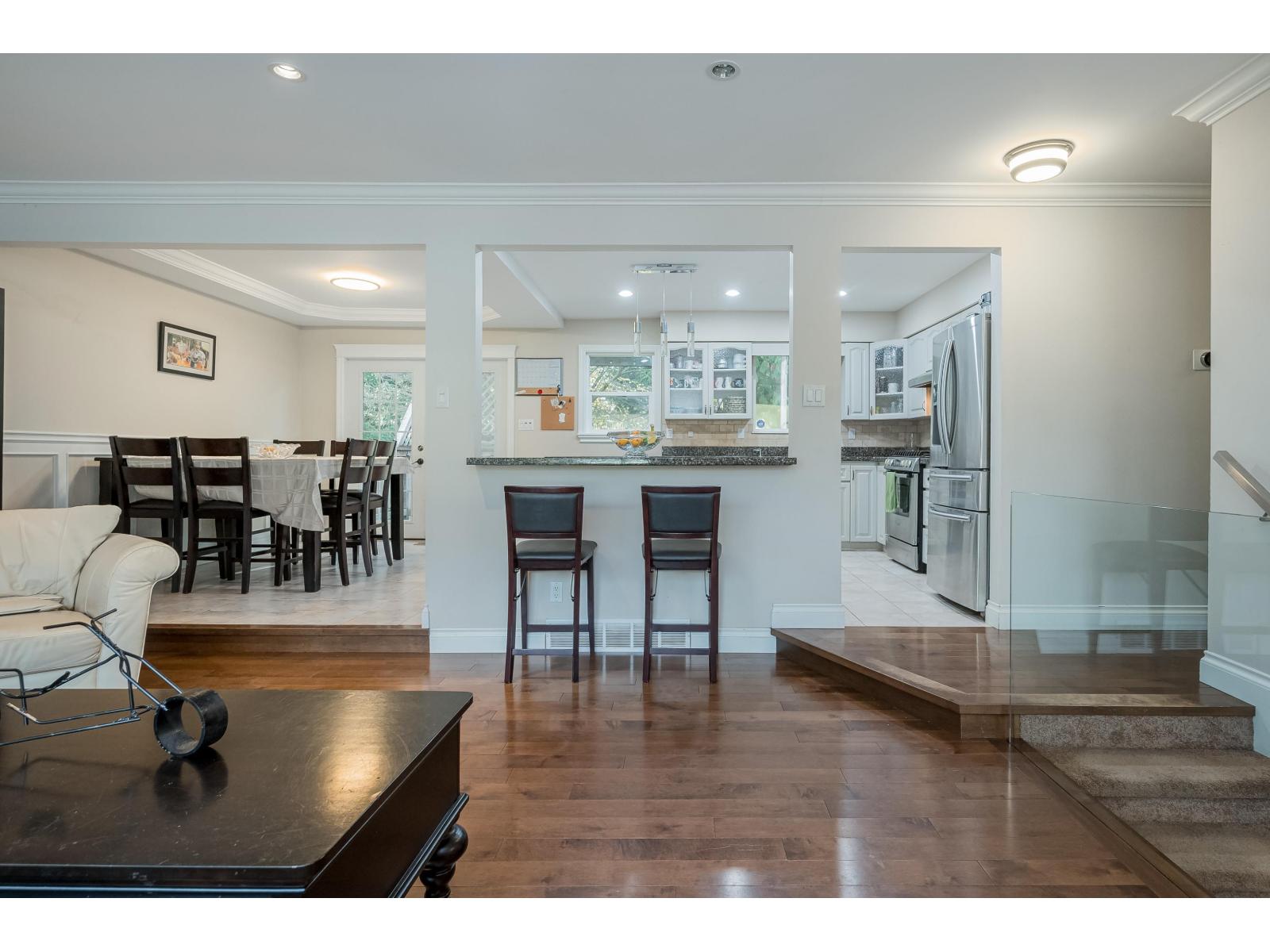 1901 Iris Place, Surrey, British Columbia  V4A 5E4 - Photo 8 - R3069328