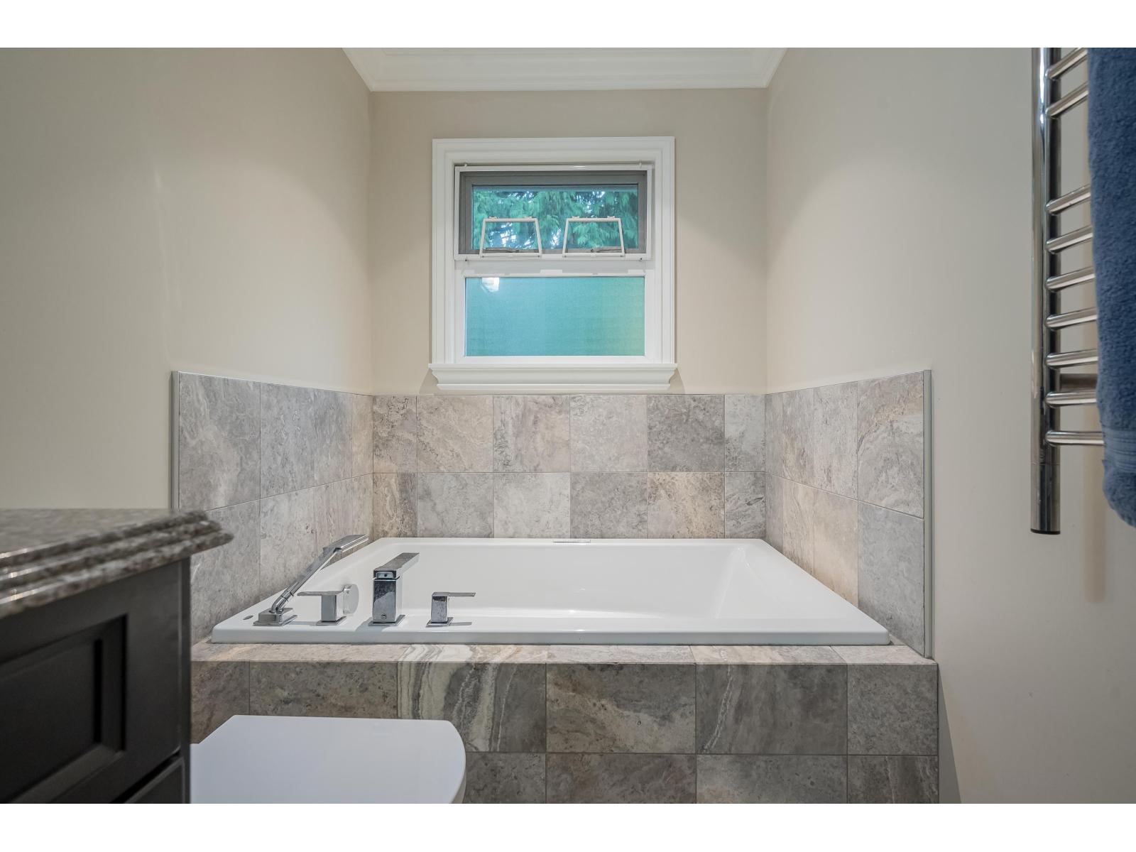 1901 Iris Place, Surrey, British Columbia  V4A 5E4 - Photo 21 - R3069328