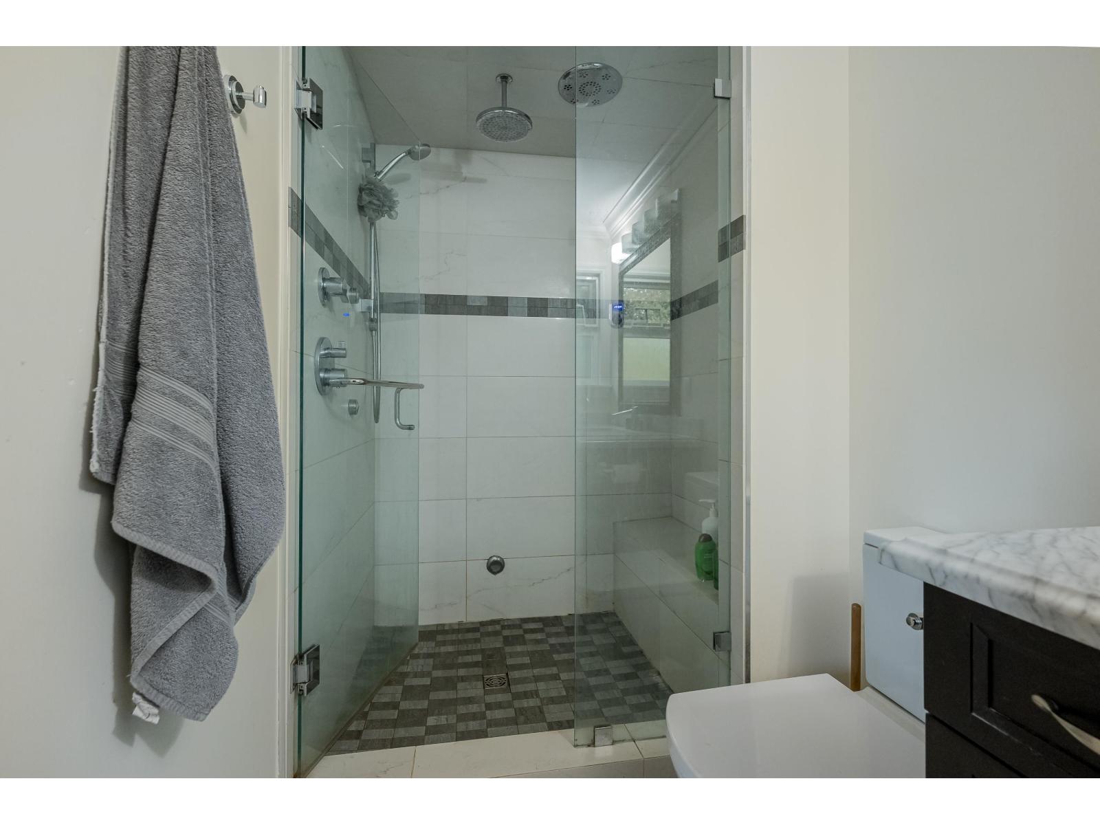 1901 Iris Place, Surrey, British Columbia  V4A 5E4 - Photo 18 - R3069328