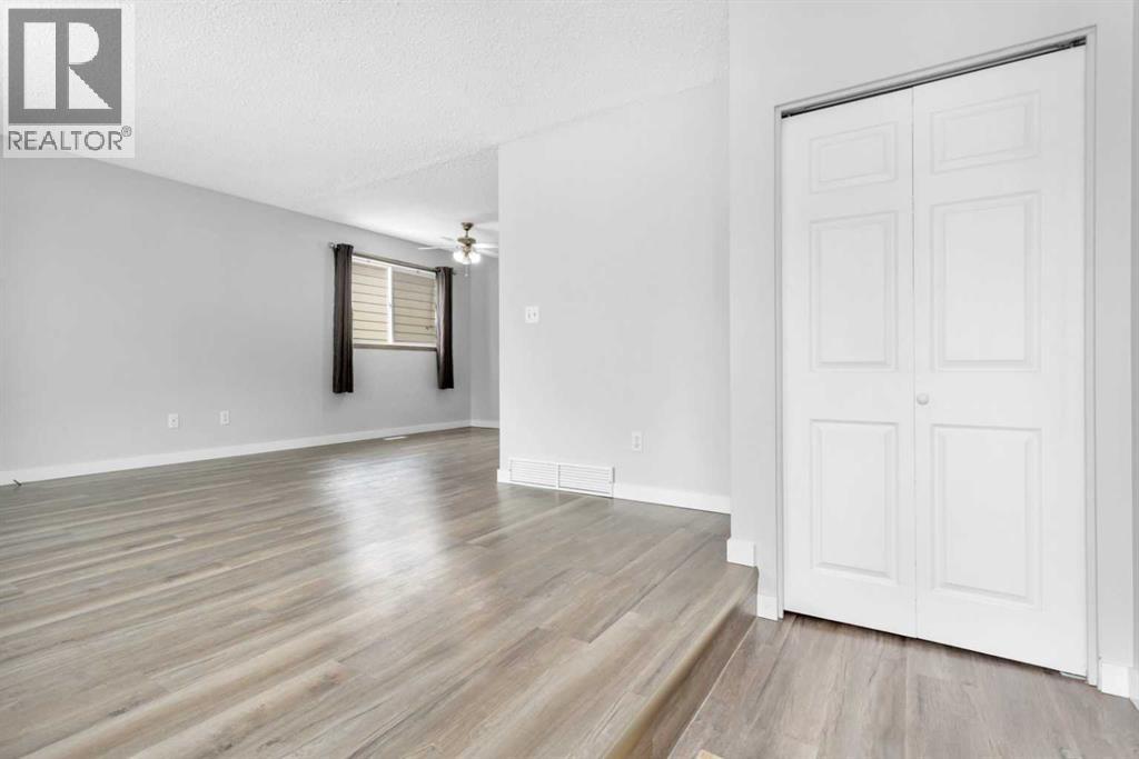 9 Cardinal Avenue, Red Deer, Alberta  T4P 2S9 - Photo 5 - A2290762