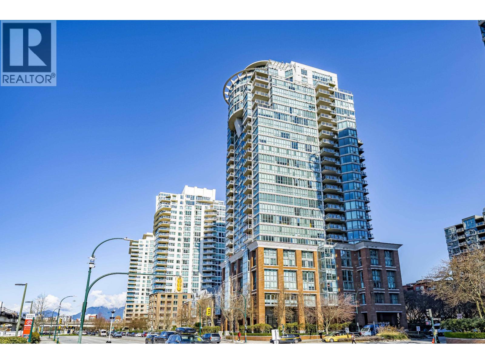 806 1088 Quebec Street, Vancouver, British Columbia  V6A 4H2 - Photo 1 - R3094035